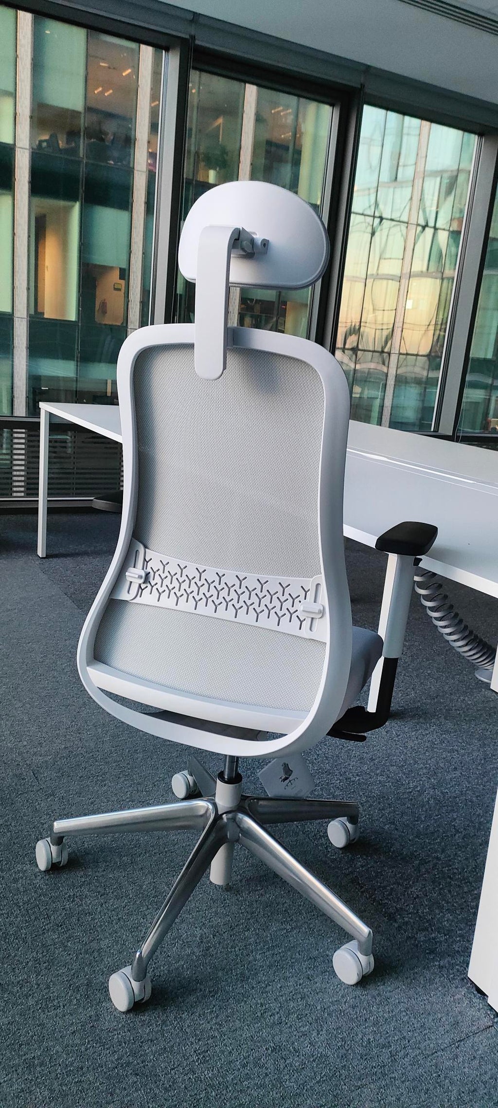 Fotel biurowy ergonomiczny Nowy Styl SOULY | Małe uszkodzenia