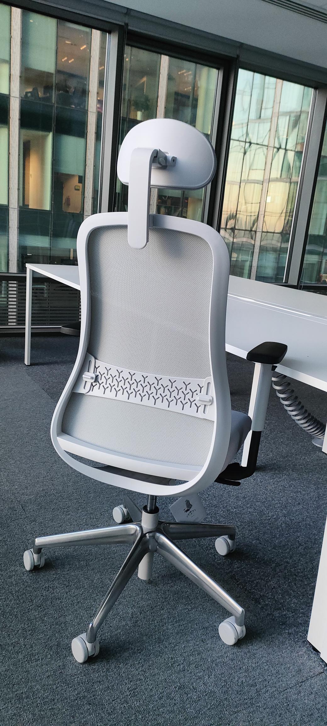 Fotel biurowy ergonomiczny Nowy Styl SOULY | Małe uszkodzenia