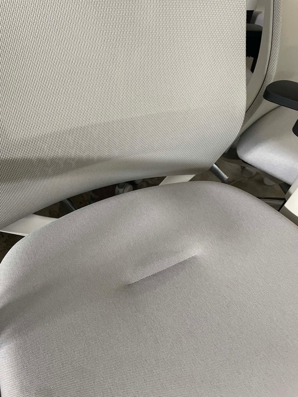 Fotel biurowy ergonomiczny Nowy Styl SOULY | Małe uszkodzenia